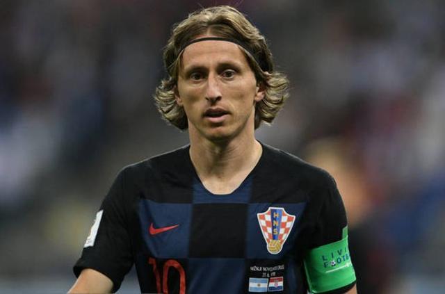 国际米兰连胜，齐沃调整团队，迪乌夫证明实力，马丁内斯复出，球队士气回升。