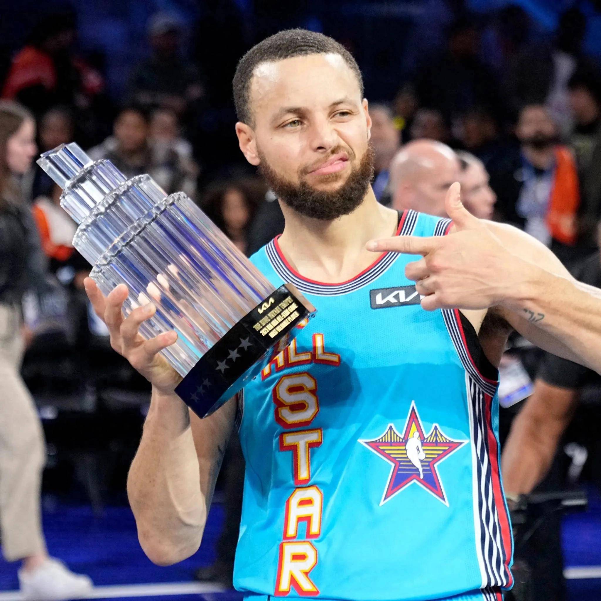 察场上局势 察场上局势